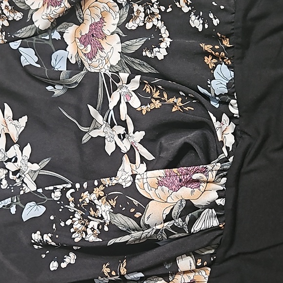 SheIn Floral Bodysuit Size XL - Picture 3 of 4